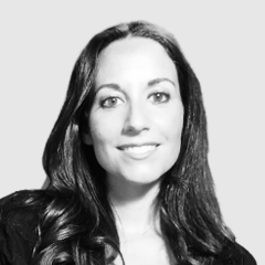 Abril González, Concepción